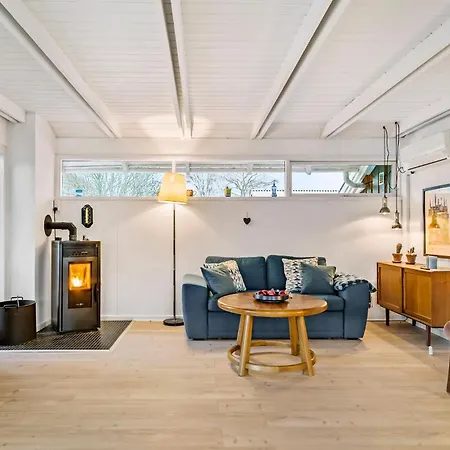 Semesterbostad Lovely In With Sauna